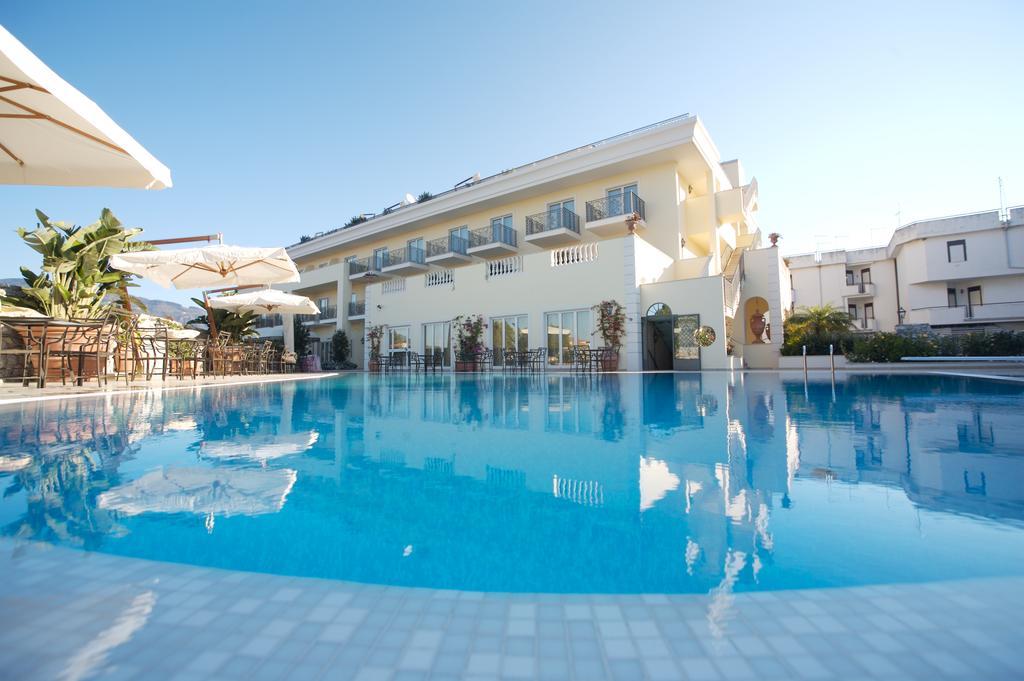 Hotel Ashley Lamezia Terme Exterior foto