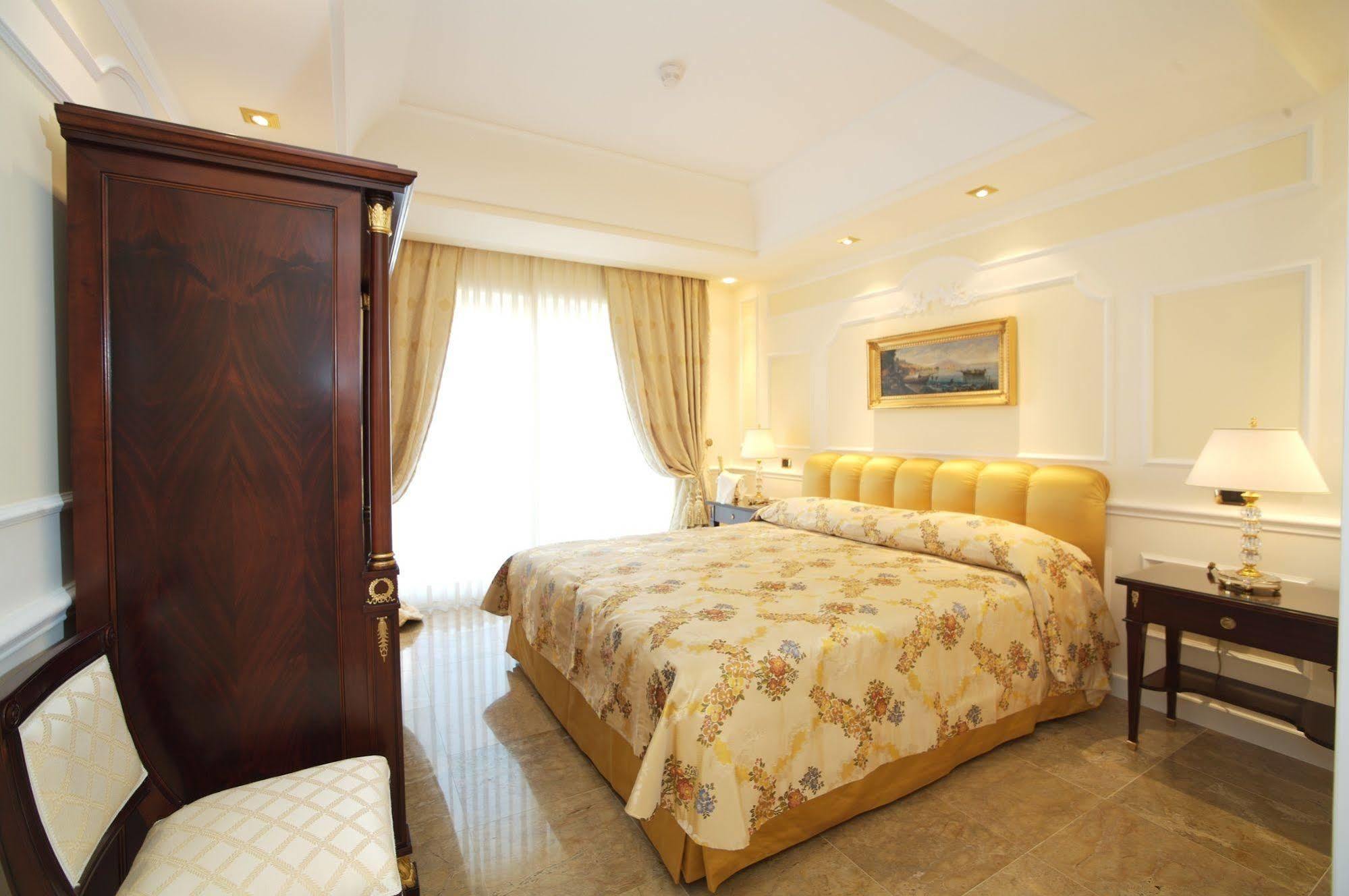 Hotel Ashley Lamezia Terme Exterior foto
