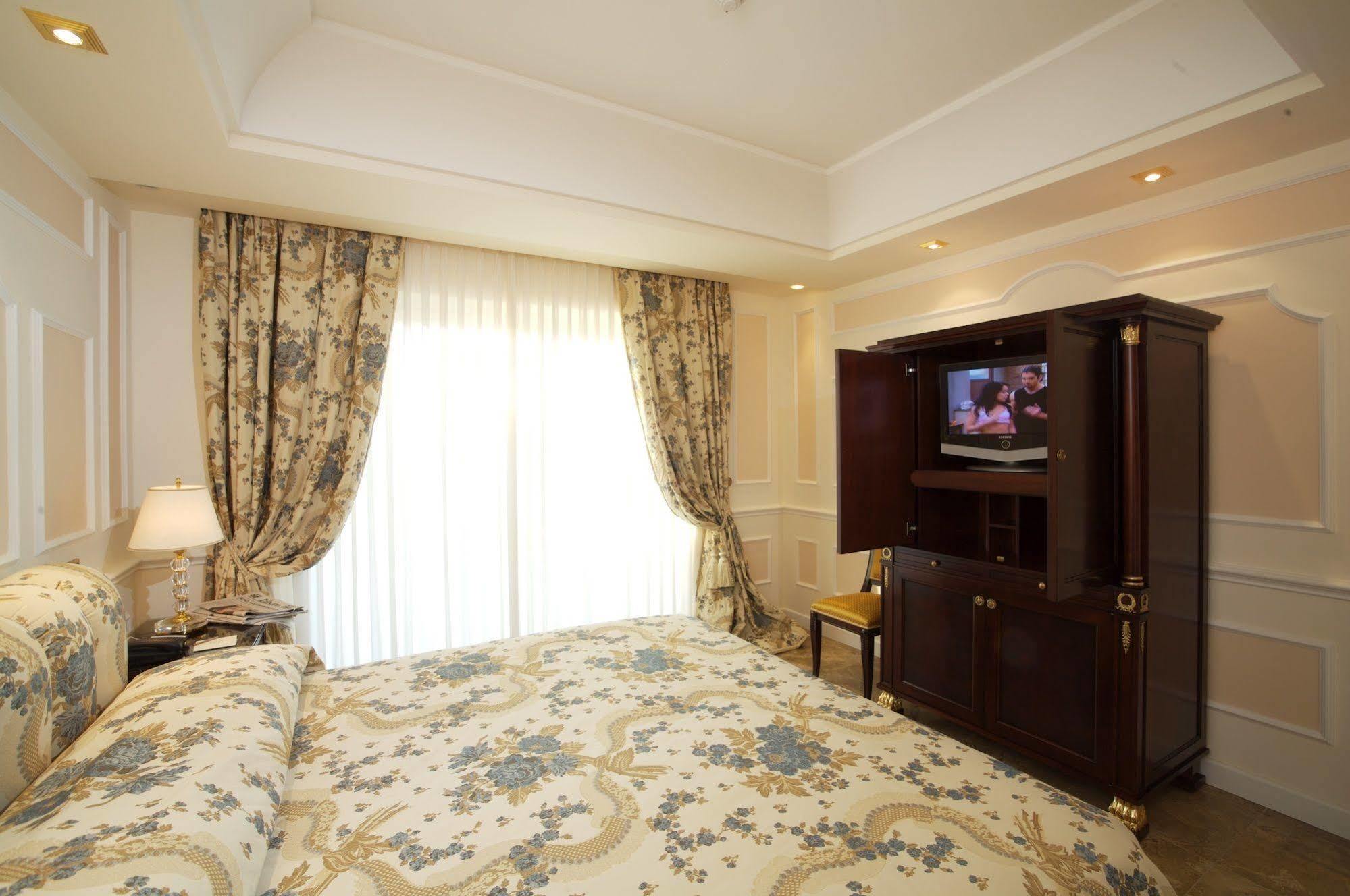 Hotel Ashley Lamezia Terme Exterior foto