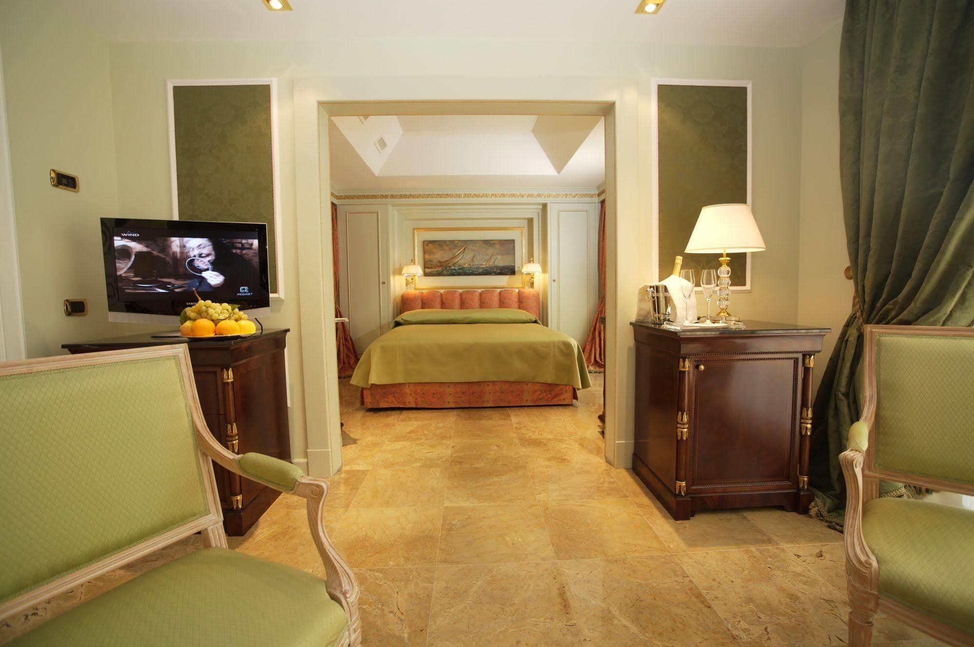 Hotel Ashley Lamezia Terme Exterior foto